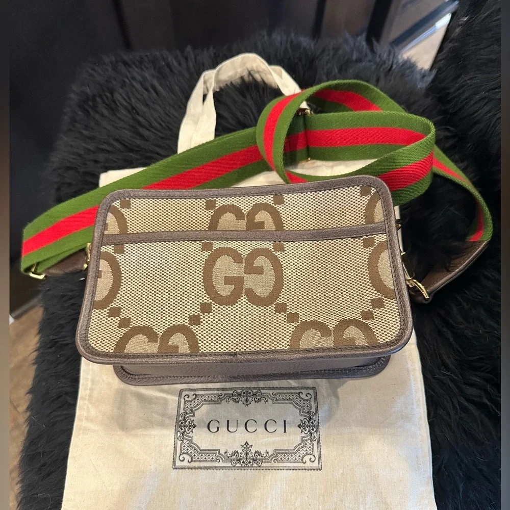 Worn Once Gucci Jumbo GG mini camera bag w/detachable strap
Pristine condition. - Picture 2 of 10